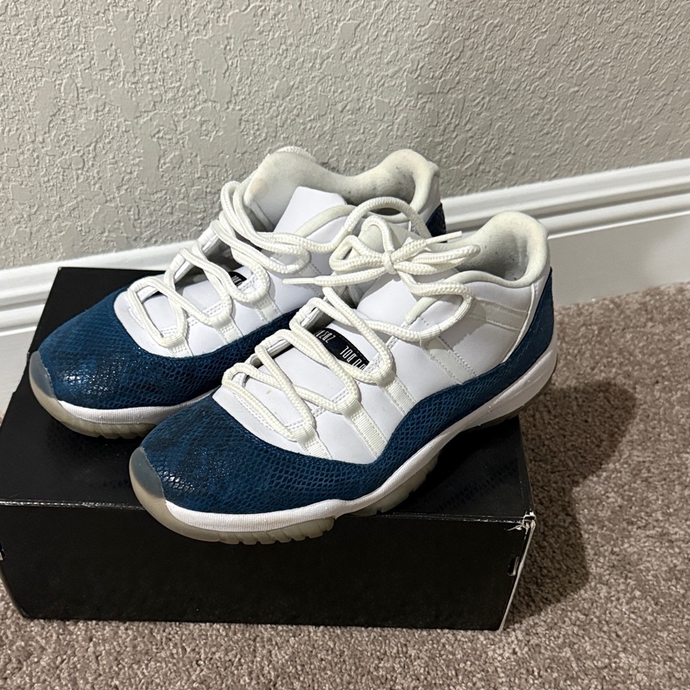 Retro Air Jordan 11 Low Snakeskin Print